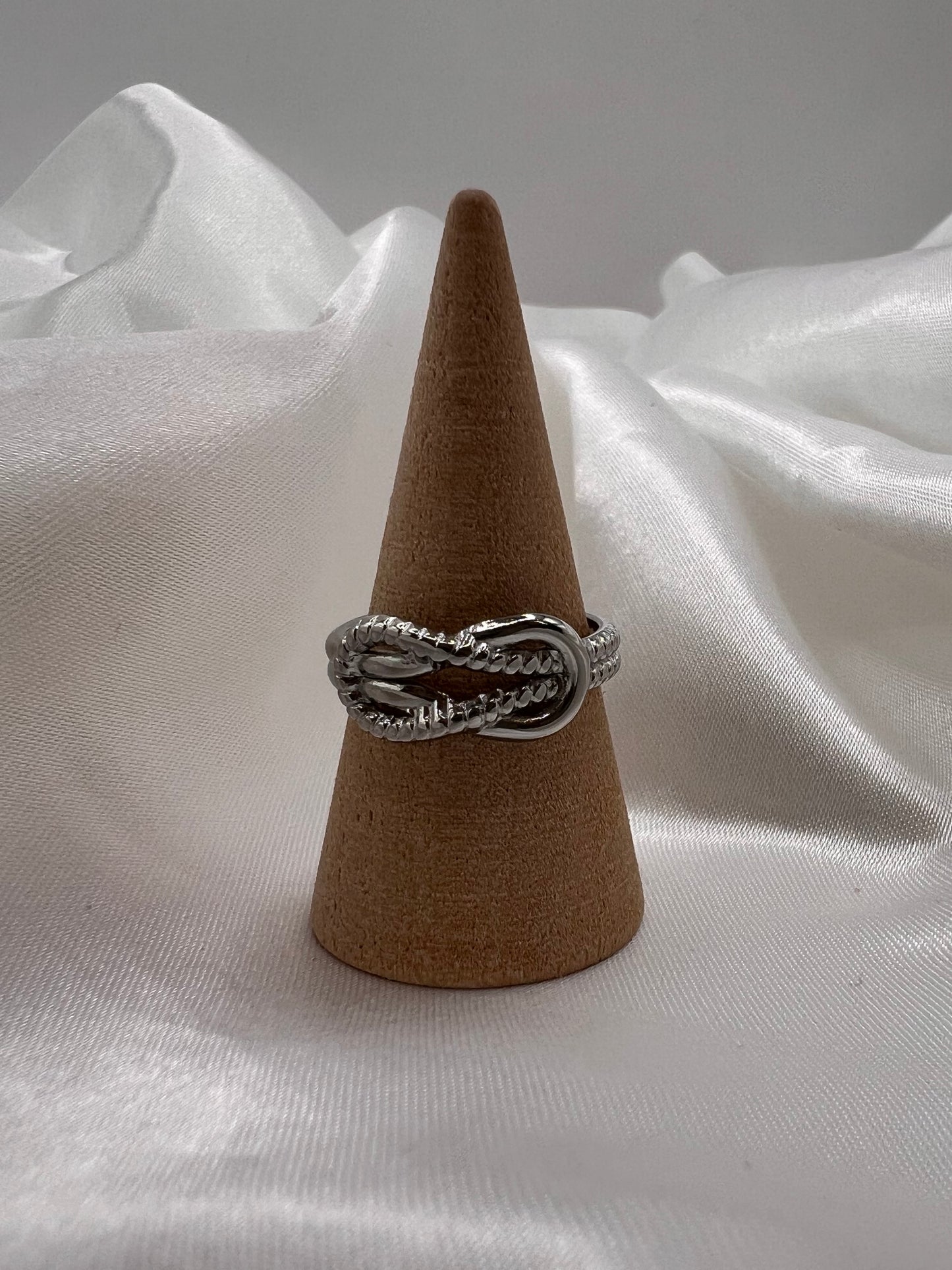 Bague noeud