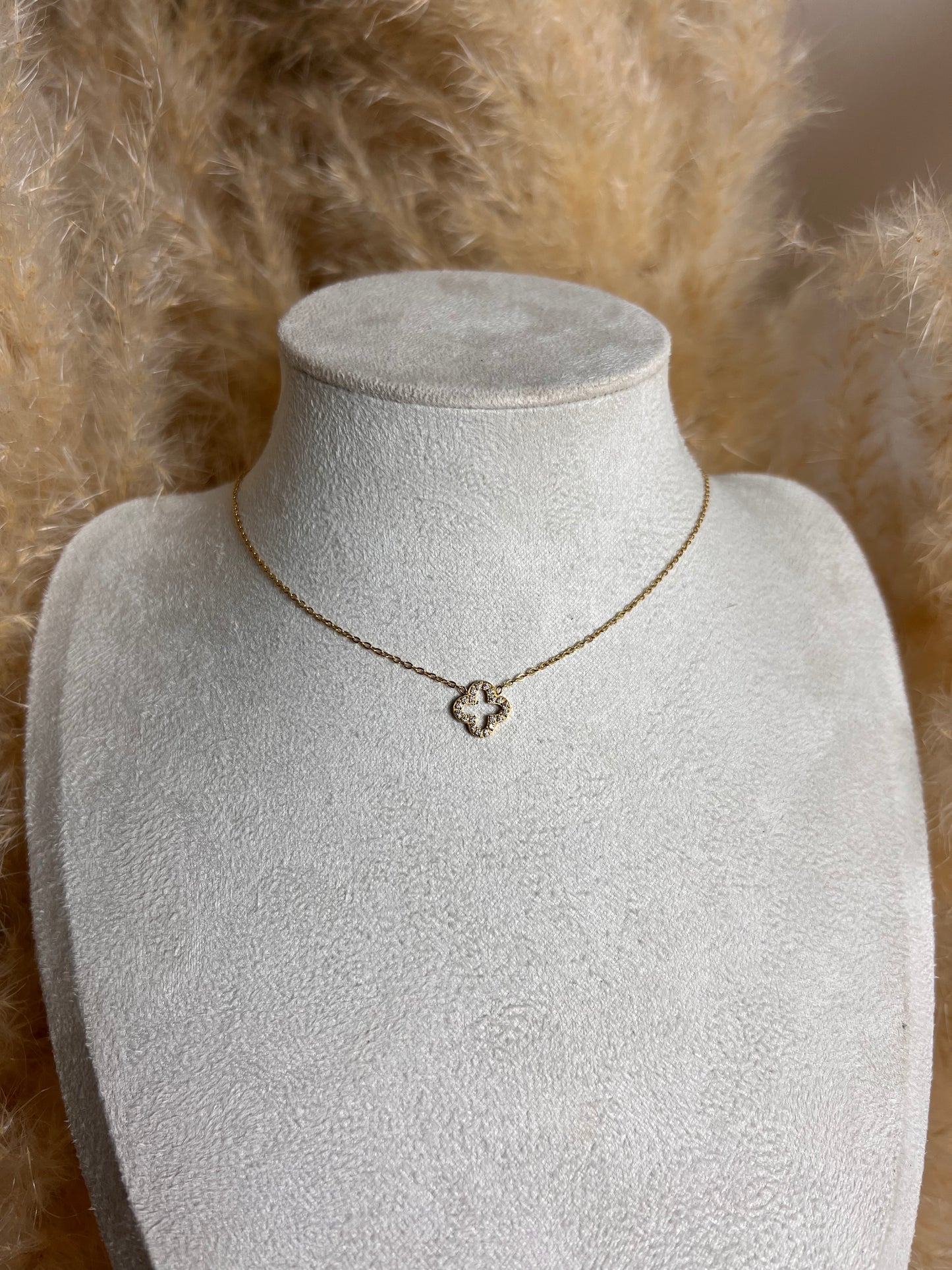 Collier trèfle à strass